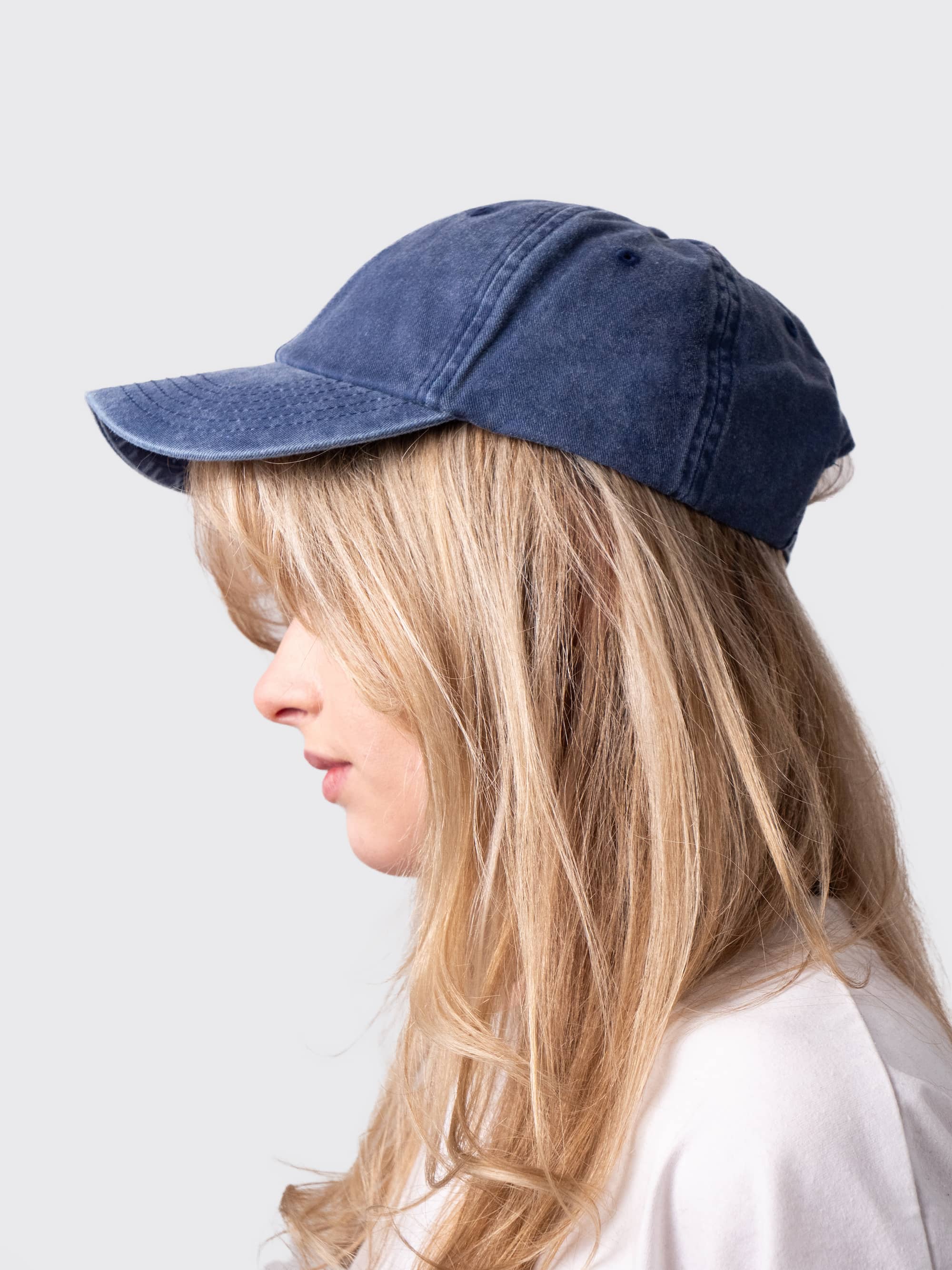 Denim vintage cap, with embroidered St Catherine crest